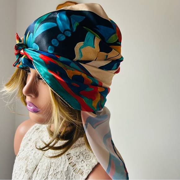 Colorful Floral  Scarf 85cm/85cm - Picture 4 of 5